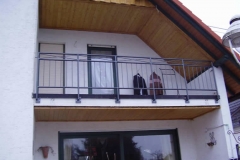 Geländer mit Kreuzen breit