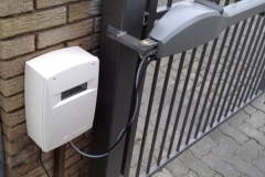 der Torantrieb passt sich dem harmonischen Bild an